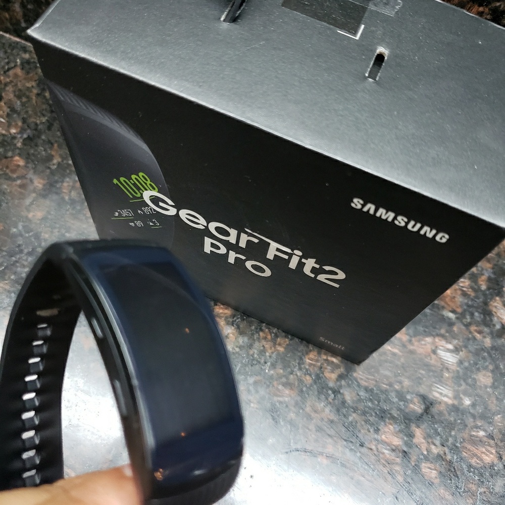 🛑SOLD Samsung gear fit2 pro